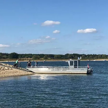 Lakeside Retreat In Setting