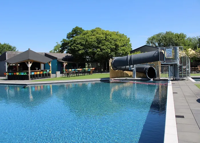 Lakeside Retreat In Setting Lathum