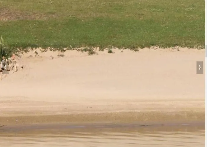 Lakeside Retreat In Setting Lathum