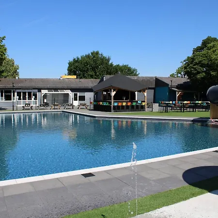 Lakeside Retreat In Setting Horská chata *