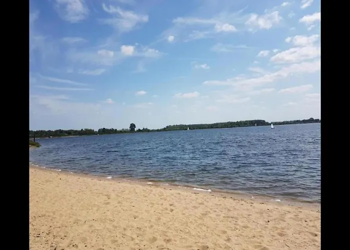 Lakeside Retreat In Setting Horská chata *