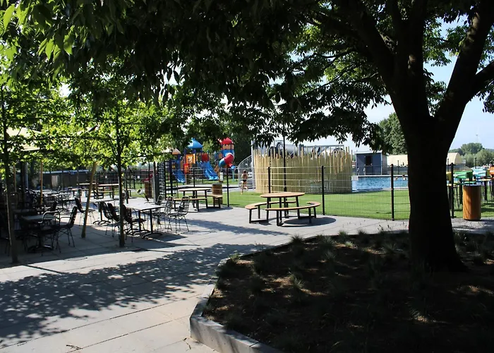 Lakeside Retreat In Setting Horská chata *